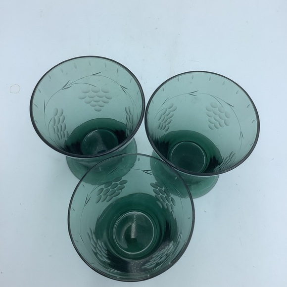 Etched Green Glass Decanter with Three Footed Cups - Picture 6 of 7